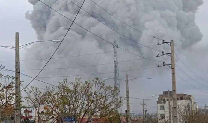 İranın Buşehr şəhərinə zərbələr endirildi 