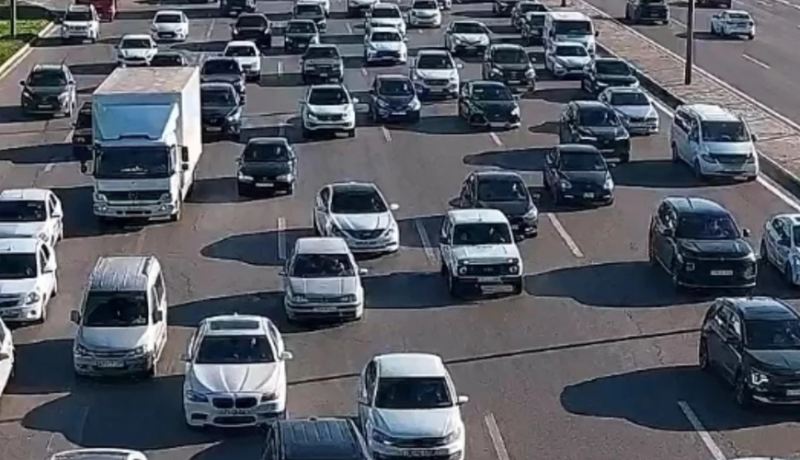 Bakının bir sıra yollarında tıxac yaranıb 