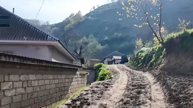 Bu kənddə qaz, yol, işıq yoxdur (VİDEO) 