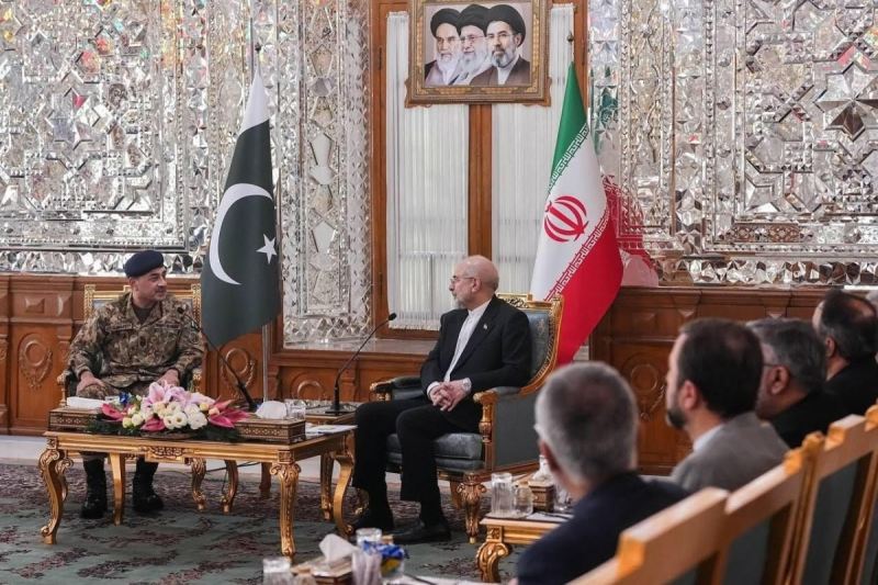Pakistan ordusunun komandanı Qalibafla İran-ABŞ danışıqlarını müzakirə edib 