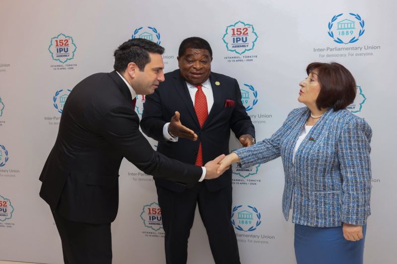Simonyan və Sahibə Qafarova münasibətlərin normallaşmasından məmnunluqlarını bildirib 