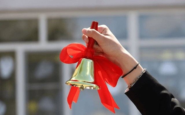 Məktəblərdə \"Son zəng\"in keçiriləcəyi tarix açıqlandı 