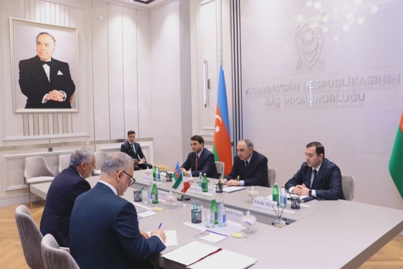 Baş prokuror İran səfirini qəbul etdi 