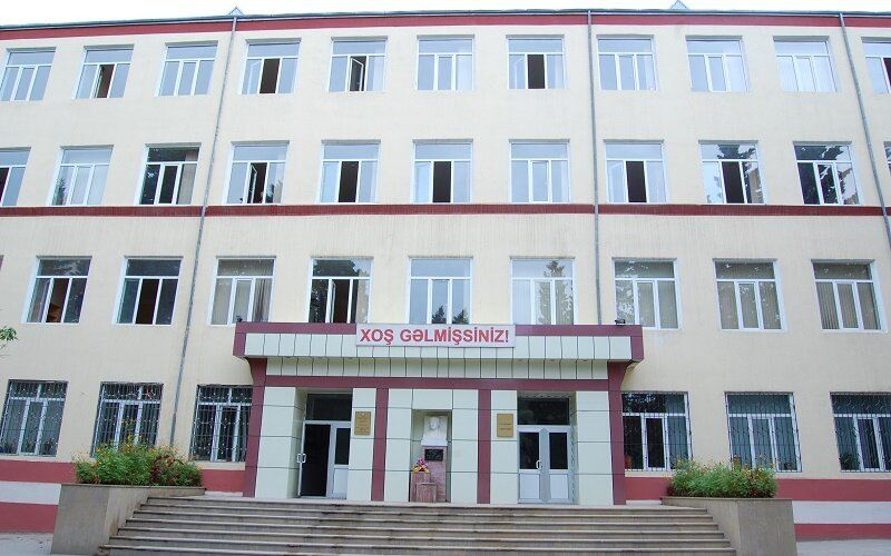 Bakıda 7-ci sinif şagirdi özünə xəsarət yetirdi - Məktəbdə olay VİDEO