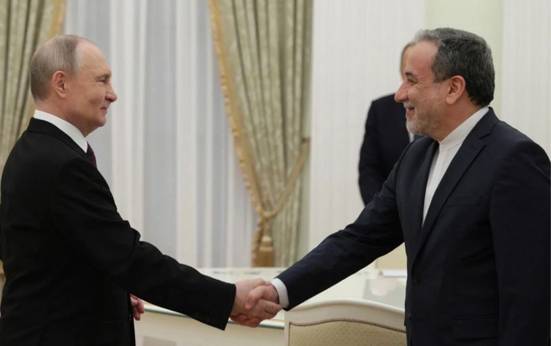 Putinlə Əraqçinin görüşü başladı - Yenilənib 