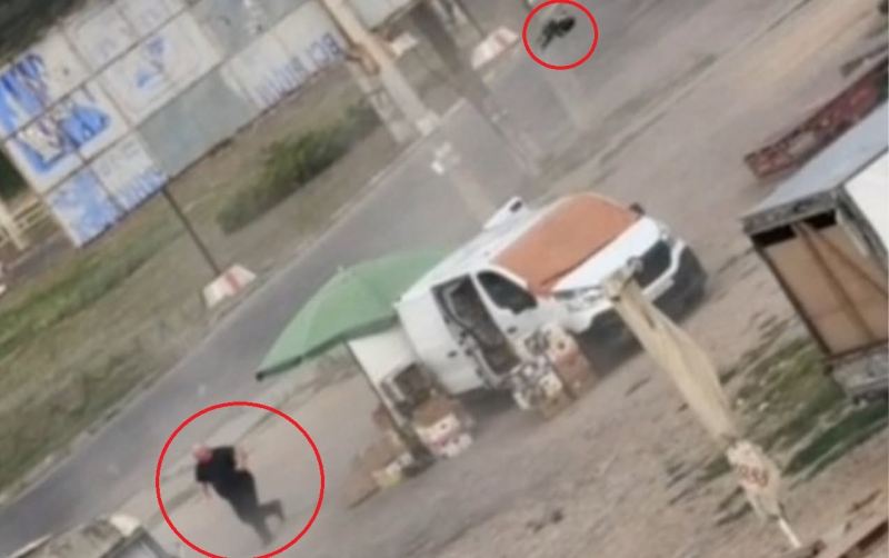 Meyvə satıcısı dron hücumundan yaxa qurtara bilmədi - Video 