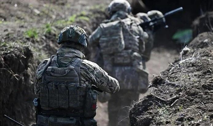 Krımda rus əsgər 8 nəfəri güllələdi: 4 ölü, 4 yaralı 