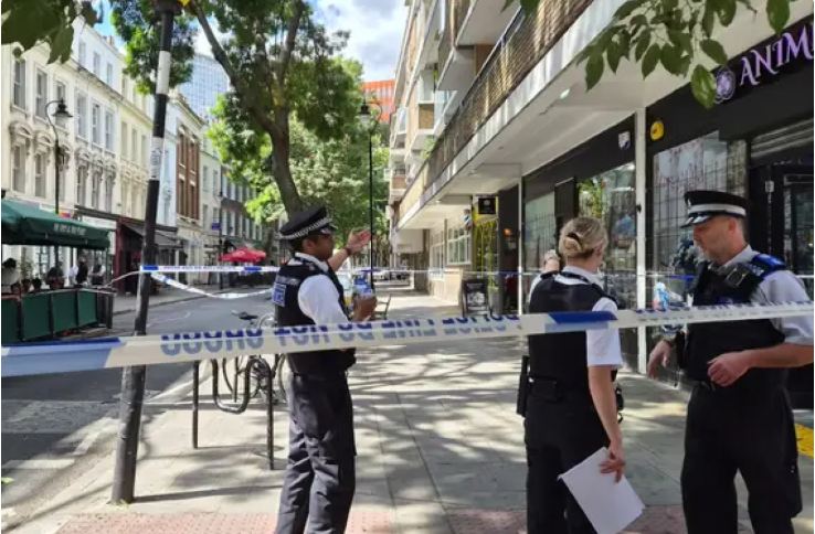 Londonun mərkəzində bıçaqlı hücum - 4 nəfər xəsarət aldı 
