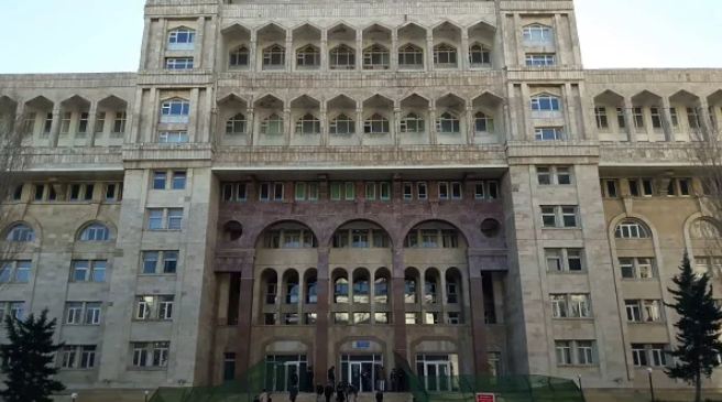 Tibb Universitetində təhsil haqları aşağı salındı - Qiymətlər 