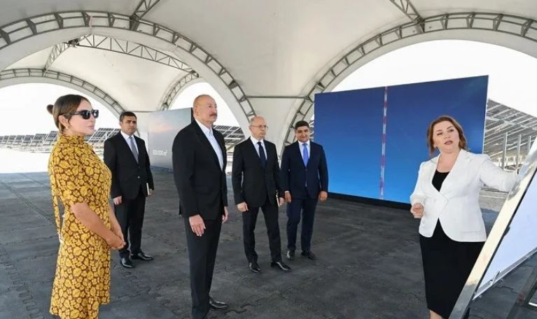İlham Əliyev bu stansiyalardakı işlərlə tanış oldu 