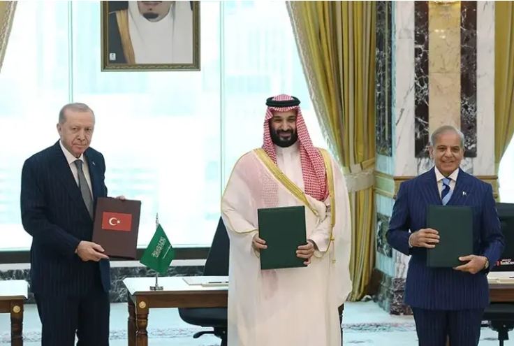 Tramp Məkkə İttifaqını təbrik etdi: “Böyük və cəsarətli addımdır”