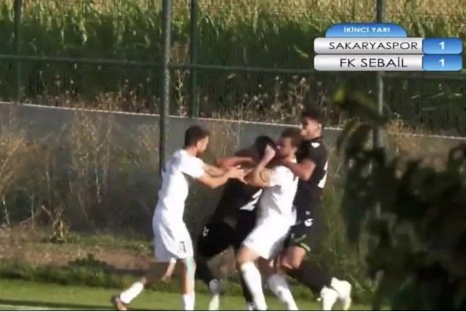 Türkiyədə “Səbail”in oyununda kütləvi dava - VİDEO 