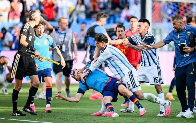 Futbolçulara rekord cəza, federasiyaya nəhəng cərimə - FIFA-dan Argentinaya ağır zərbə 
