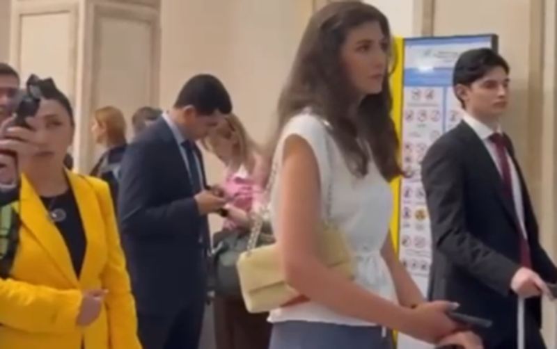Prezidentin səfərini işıqlandıracaq jurnalistlər belə yola düşdü - Video 