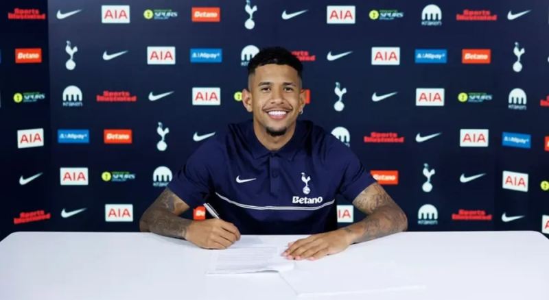 \"Tottenhem\" \"Mançester Siti\"nin futbolçusunu transfer edib 