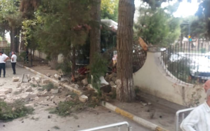 Bakıda marşrut avtobusu 3 maşını əzib hasara çırpıldı - Foto 