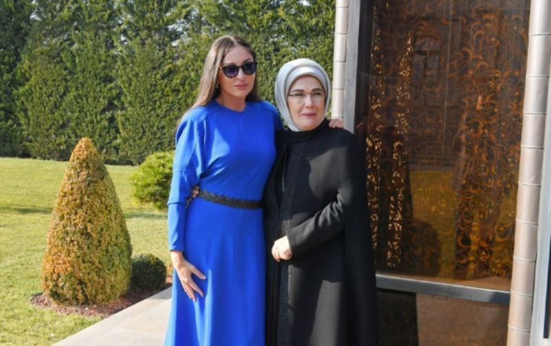 Əminə Ərdoğandan Mehriban Əliyevaya təbrik zəngi 