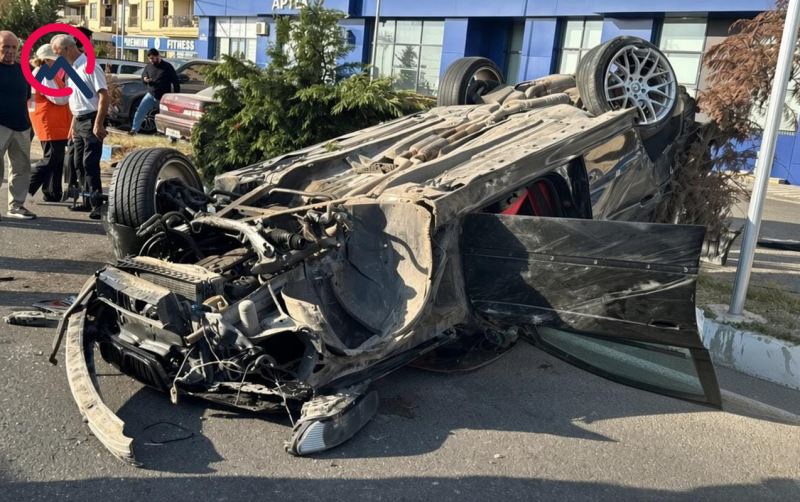 “BMW” 3 maşına çırpılıb aşdı - Xəsarət alanlar var - Video 