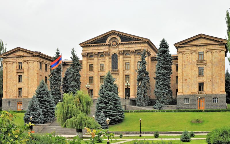 Ermənistanda parlament seçkiləri bu tarixdə keçiriləcək 