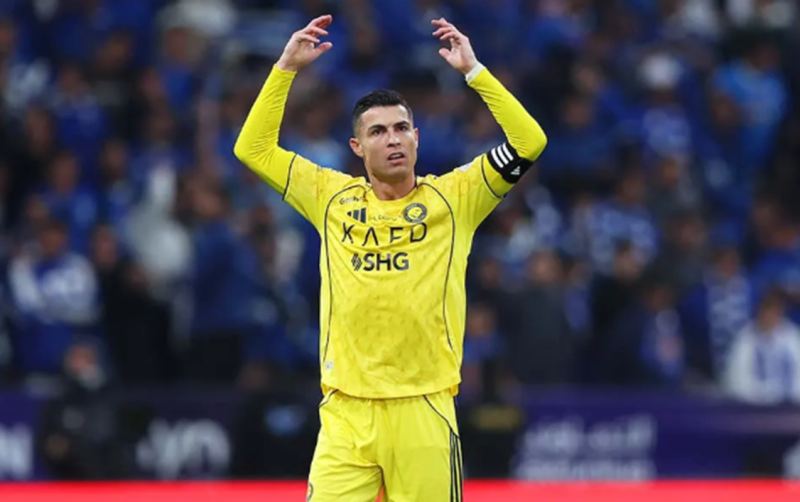 Ronaldo etirazı dayandırdı 