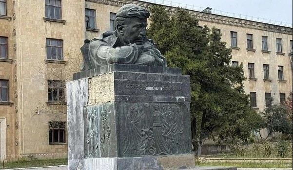 Bu kinostudiyada 15 nəfər işdən çıxarıldı 