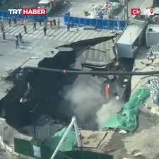Çində magistral yol çökdü - VİDEO 