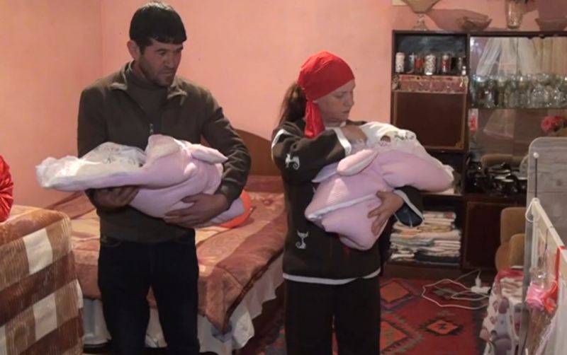 14 illik övlad həsrətinə qonşulardan xoş sürpriz - Video 
