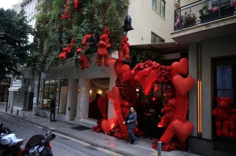 Dünyaca məşhur rejissor oteldə ölü tapıldı - FOTO 