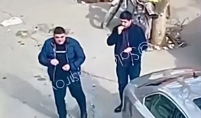 Tum çırtlayaraq işçilərə əziyyət edənlər işdən çıxarıldı - Video 
