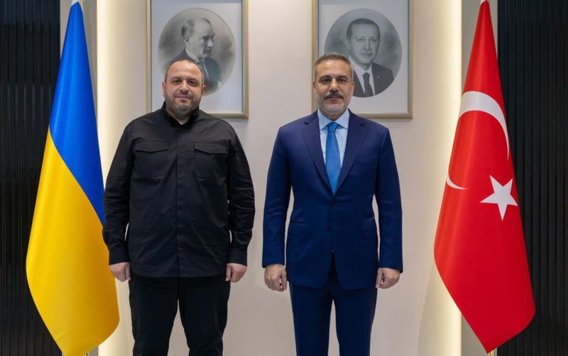 Umerov Ankarada Hakan Fidanla görüşdü 