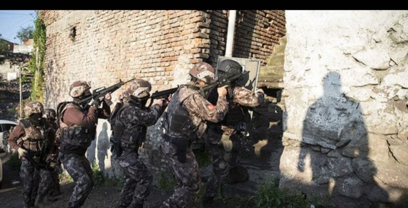 MİT-dən əməliyyat: İstanbulda terrora hazırlaşanlar saxlanıldı 