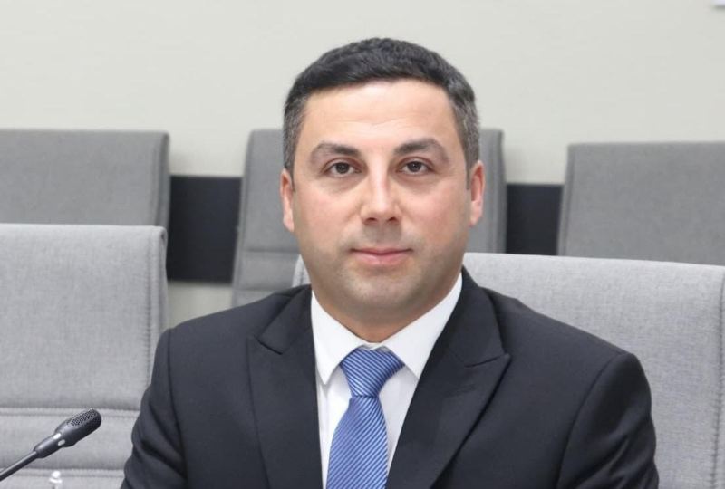 \"Əgər efirə çıxa bilirsinizsə, çıxıb, bizi yalanlayın\" - Əli Vəliyev - VİDEO 