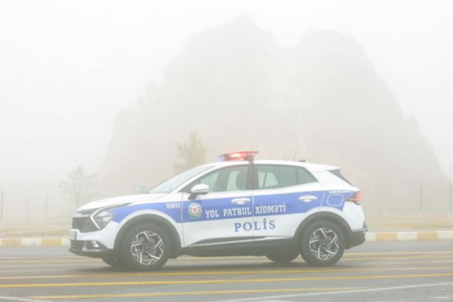Yol polisi dumanlı hava ilə bağlı çağırış edib 