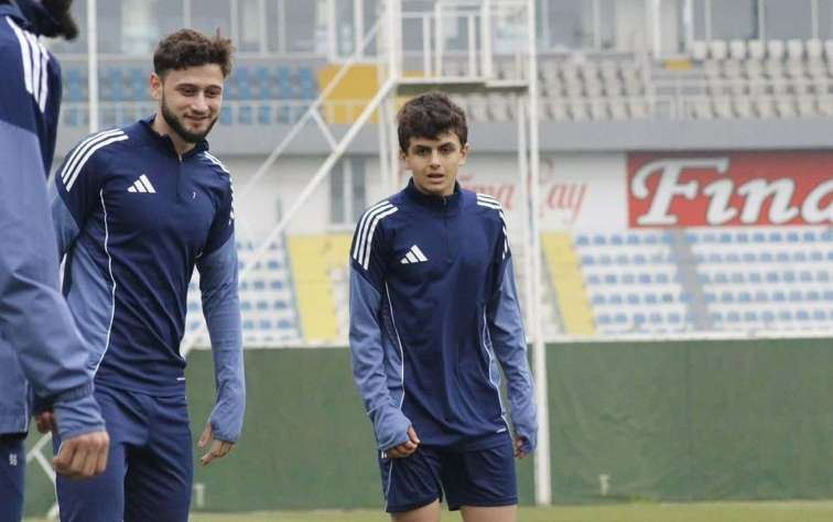 Qurbanovun əsas heyətə çağırdığı 15 yaşlı futbolçu bu tanınmış şəxsin oğludur 