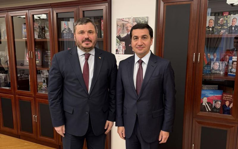 Hikmət Hacıyev Ukrayna səfiri ilə görüşdü 