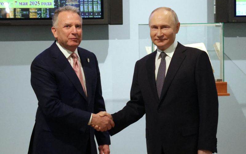 Uitkoff bu ay yenidən Putinlə görüşə bilər 