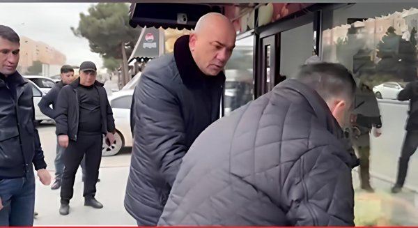 Savadsızlığın pik həddi! Qanunsuz əməlini özü çəkib paylaşan məmur - Sumqayıtdakı \"Alma əməliyyatına\" HÜQUQŞÜNAS RƏYİ