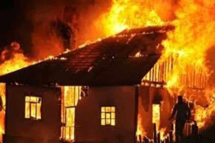 Bakıda ev yandı, 2 nəfərin meyiti aşkar edildi 