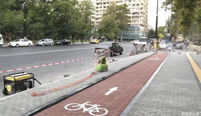 Deputat velosiped zolaqlarına görə yolların daraldılmasına etiraz etdi 