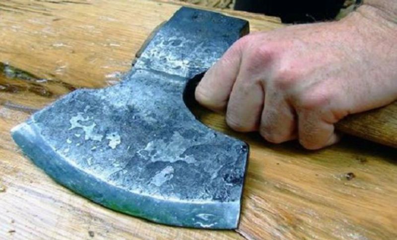 Narkotik almağa pul vermədiyi üçün arvadını baltalayıb - Ağdamdakı cinayətin təfərrüatı 
