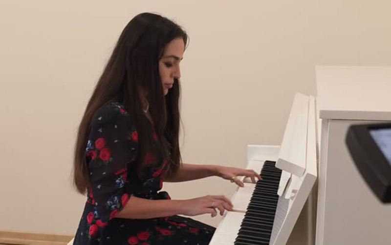 Leyla Əliyevadan pianoda “Söz olmasaydı” - Video 