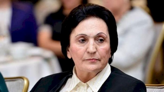 Vəfat edən sabiq rektor bu vəzifəli şəxsin anasıdır 