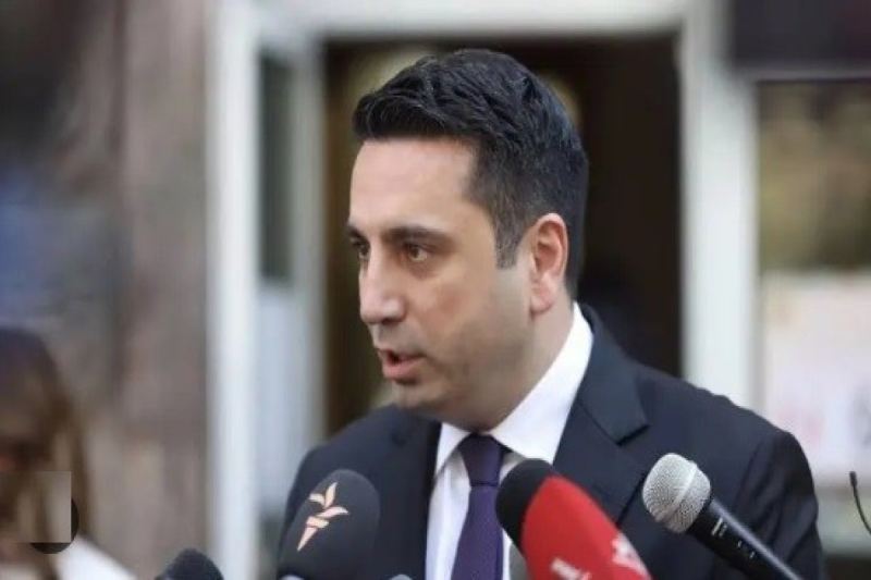 Alen Simonyan deputat mandatından imtina etdi 