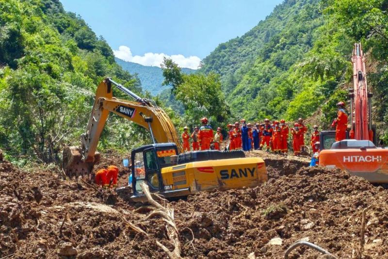 Çində torpaq sürüşməsi nəticəsində 21 nəfər həlak oldu 