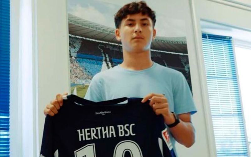 Azərbaycanlı futbolçu “Herta” ilə müqavilə imzaladı 