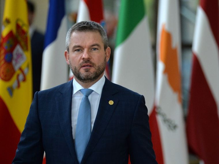 Slovakiya Prezidenti Azərbaycana səfərə yola düşüb 
