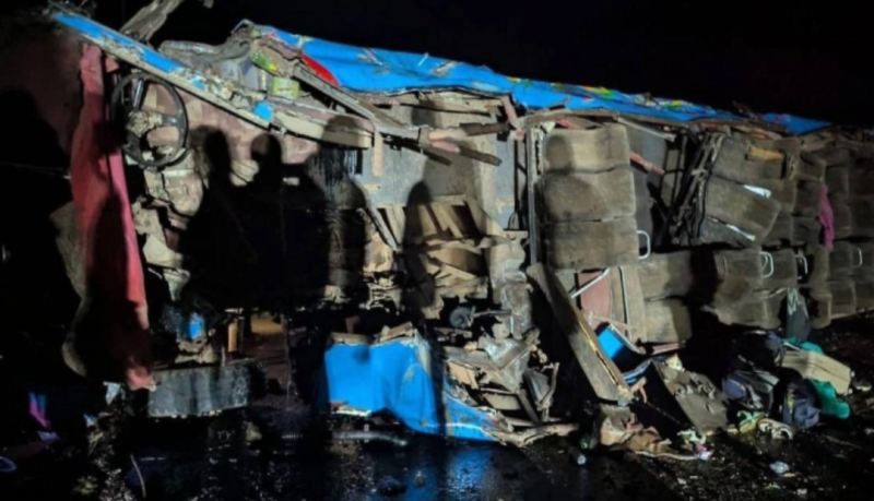 Uqandada avtobus aşdı - 20 məktəbli ölüb 
