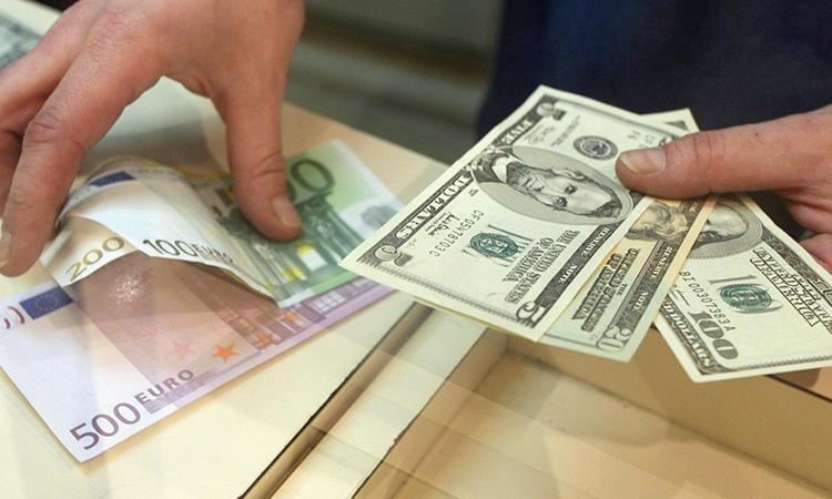 Qonşu ölkədən Azərbaycana pul köçürmələri kəskin artdı 