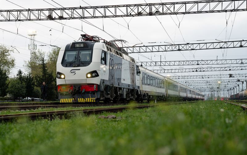 Bakı-Tbilisi qatarı yolda qaldı - Gürcüstandakı işıq probleminə görə 