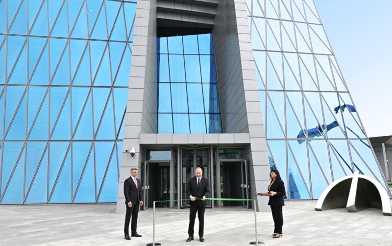 Prezident Mərkəzi Bankın yeni inzibati binasının açılışında - Foto 